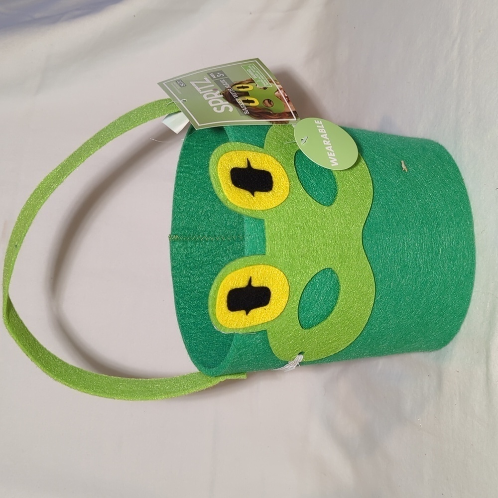 Felt Frog Basket with Wearable Mask Green Easter Spritz Brand NWT